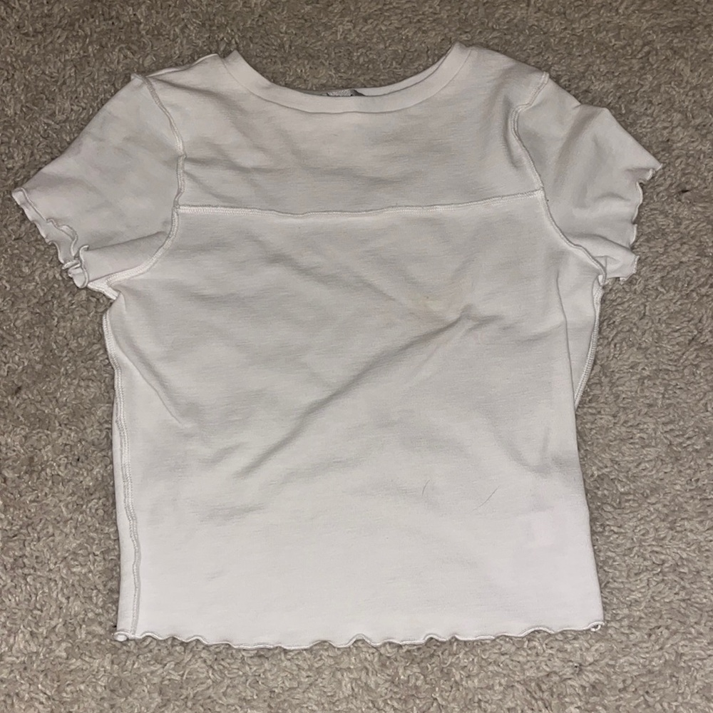 buckle tee